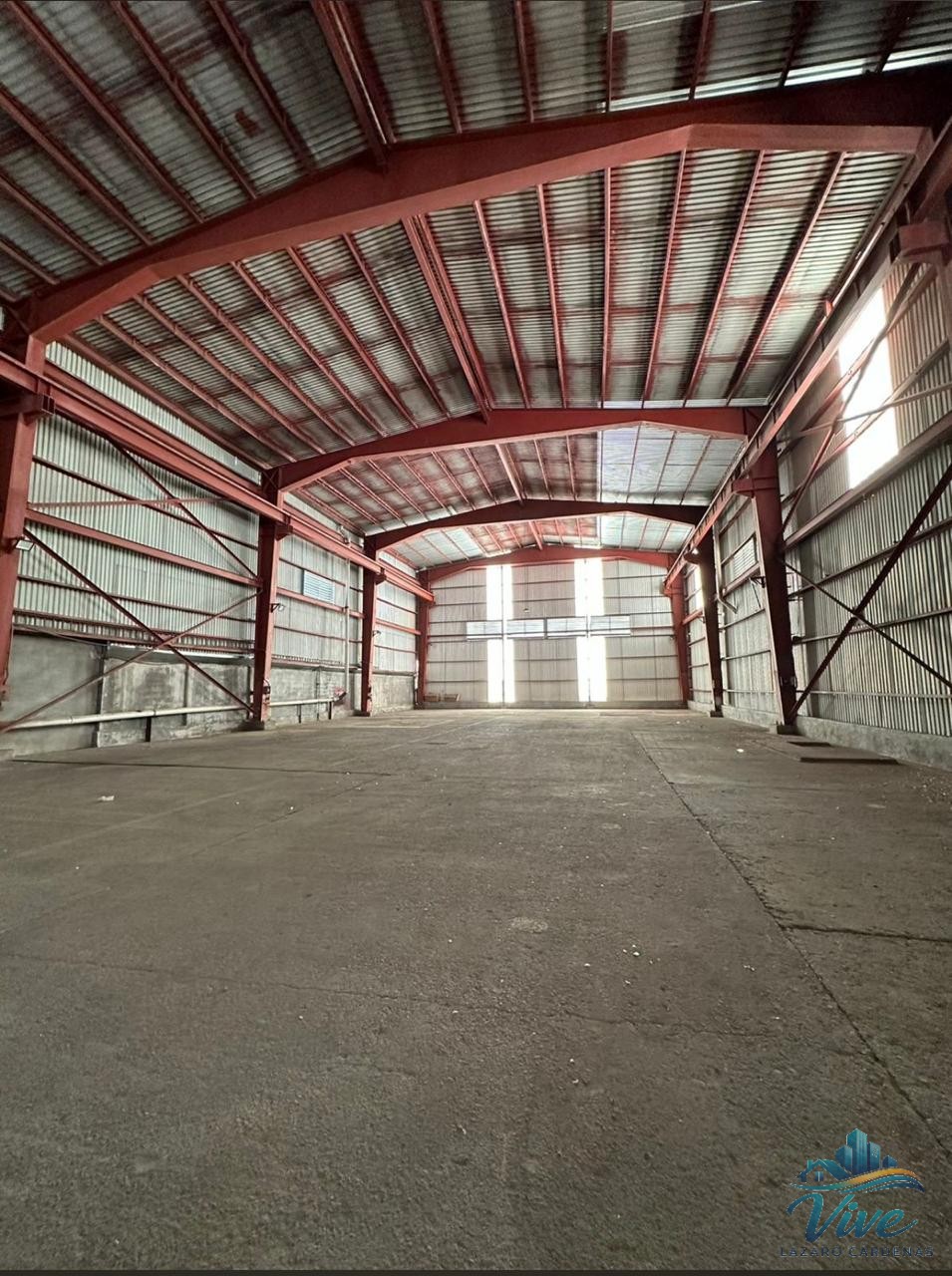 BODEGA COMERCIAL EN RENTA